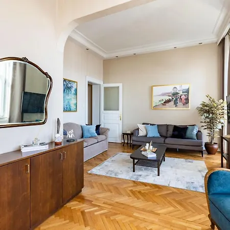 Apartment Missafir Historical Flat With Sea View In Beyoglu Istanbul
